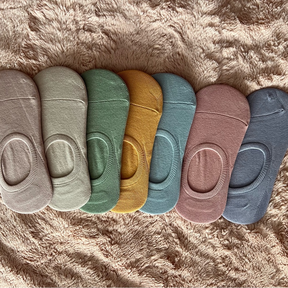 No show socks set of seven size medium women 7-10 mens 6-9